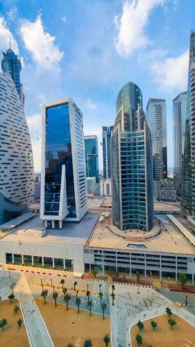 Elegant Studio Near Burj Khalifa Pool and Gym, Дубай (фото 5)