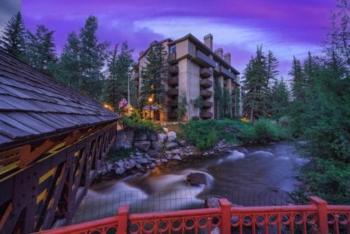 Vail Village 3 Bedroom Condo At The Covered Bridge - Pool, Hot Tub & More!