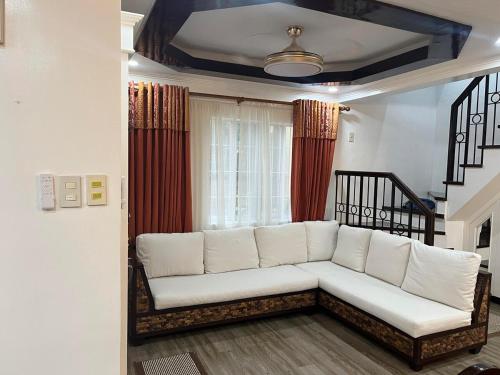 Feel at Home with 3-bedroom apartment in Calumpit