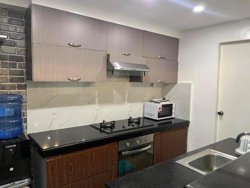 Feel at Home with 3-bedroom apartment in Calumpit