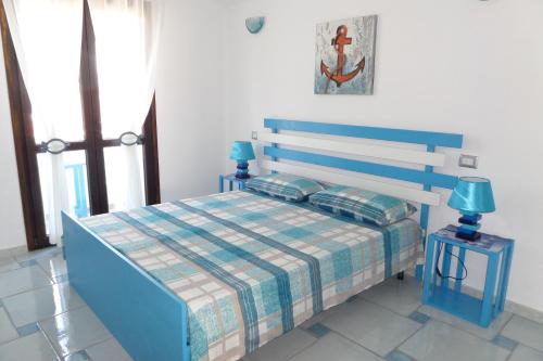 1 queen bed, 2 twin beds