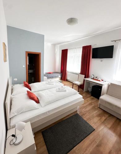 Triple Room room in Rooms with WiFi Zagreb - 24079