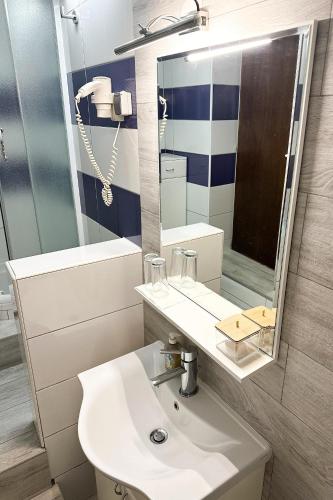 Single Room image 3