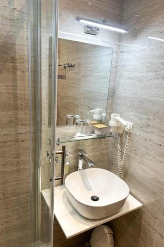 Triple Room image 2