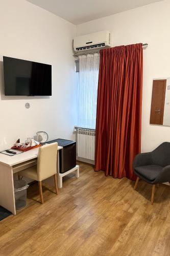 Double Room image 4