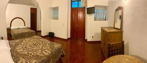 Hotel Centro Historico Room Type - Twin Room