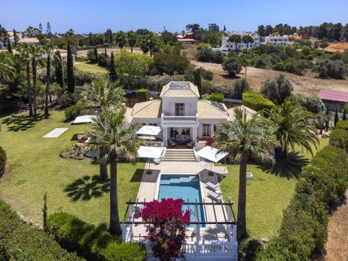 ทัศนียภาพภายนอกโรงแรม, Romantic 3-bedroom villa near Carvoeiro in ซาลิโกส
