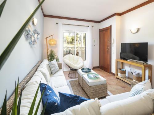 Charming apartment in Benagil with pool in เบนากิล