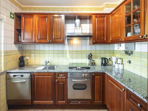 ห้องครัว, Charming apartment in Benagil with pool in เบนากิล