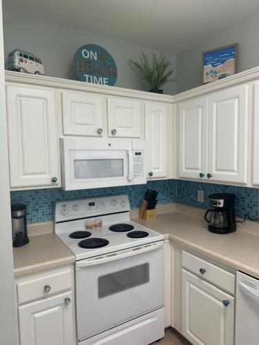 Konyha, Beautiful Two Bedroom, Two Bathroom First Floor Condo in Gulf Shores! in Kis Lagúna