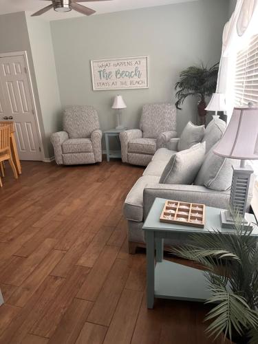Beautiful Two Bedroom, Two Bathroom First Floor Condo in Gulf Shores! in Kis Lagúna