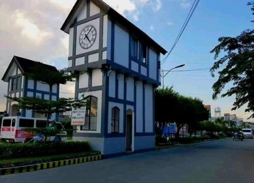 Elegant 2BR Condo unit with free WiFi near Robinsons Place Imus