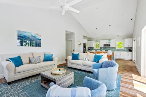 Assateague Holiday House 4BR luxury home with Assateague views and only 5 min drive to the island! in Bayside