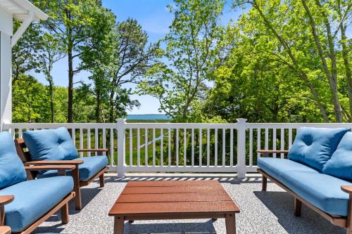 Assateague Holiday House 4BR luxury home with Assateague views and only 5 min drive to the island! in Bayside