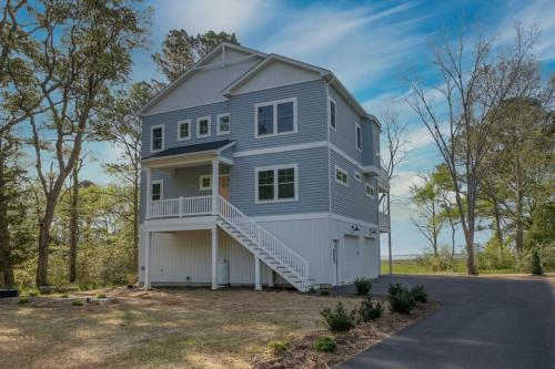 Assateague Holiday House 4BR luxury home with Assateague views and only 5 min drive to the island! in Bayside