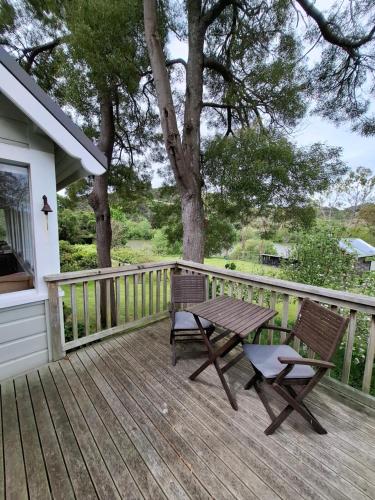 The Signal Box- Riverside Accommodation in Papaiti