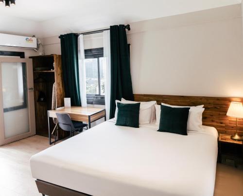 room detail thumbnail 0