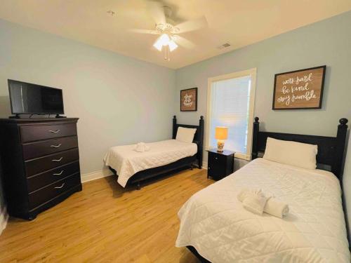 Calming & Relaxing condo in the center of MB - image 2