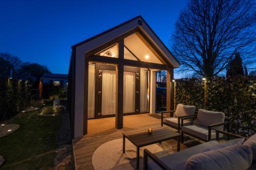 Tiny Wellness House in Heinkenszand with a private sauna, hottub, garden, airco, free wifi, boutique design and a luxury wellness experience, heinkenszand (photo 6)