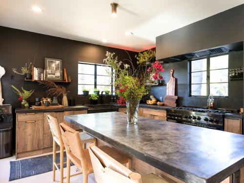 A Topanga Retreat in Topanga, USA