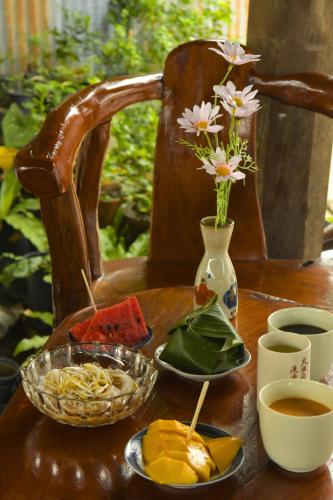 Essen und Erfrischungen, A+ Hometel  in Phetchaburi