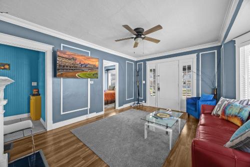Cozy & Creative Top Unit in Lou's Arts District – khách sạn tại Old Louisville