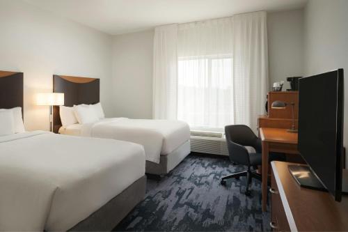 Queen Room with Two Queen Beds and Roll-in Shower - Mobility and Hearing Accessible
