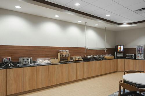 Fairfield Inn and Suites Louisville East - image 14