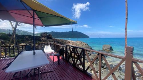 Balcony/terrace, Tioman Beruntun Hideaway in Kampung Juara