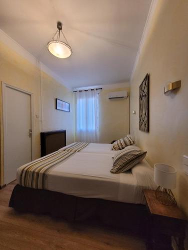 Double Room image 3