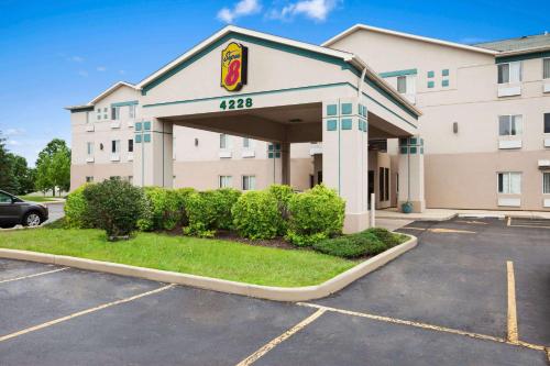 Super 8 by Wyndham Aurora/Naperville Area in Aurora, USA