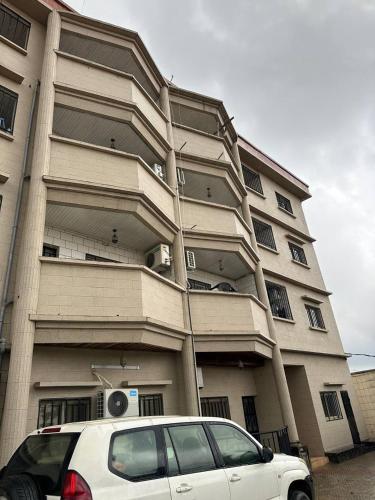 KJM Home in 路波姆