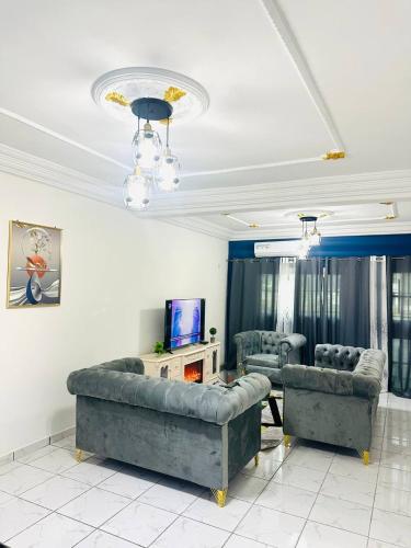 KJM Home in 路波姆