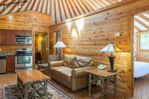 Enjoy 1000 acres of rolling hillside on this equestrian themed resort 1BD condo in Gordonsville, USA