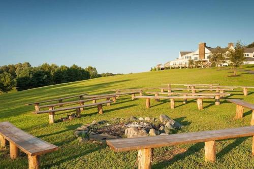 Enjoy 1000 acres of rolling hillside on this equestrian themed resort 1BD condo Enjoy 1000 acres of rolling hillside on this equestrian themed resort 1BD condo