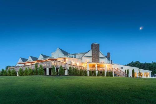 Beautiful 2BD condo in an equestrian themed resort with tons of activities for the family in Gordonsville, USA