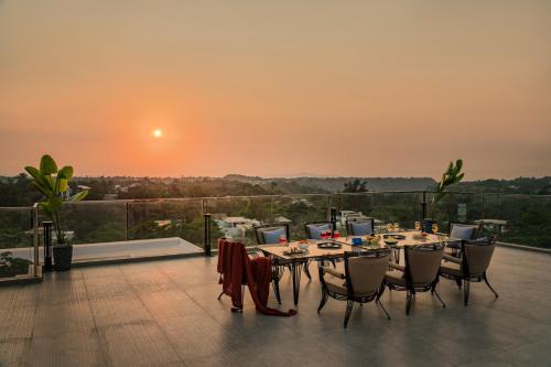 SaffronStays Panorama