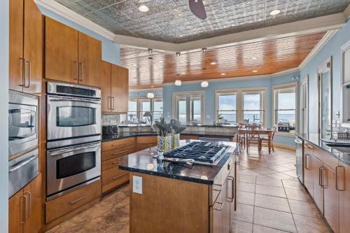 The Island House in Harkers Island (NC)