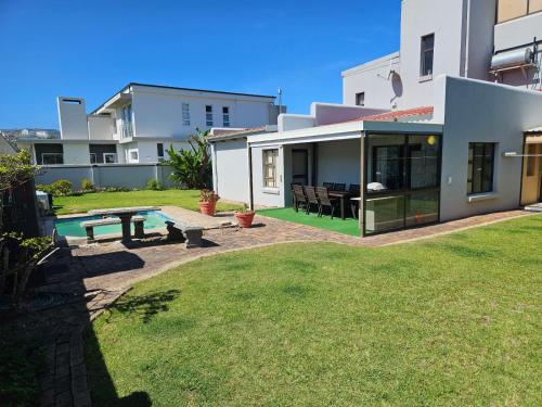 Bee Unique Bee Unique