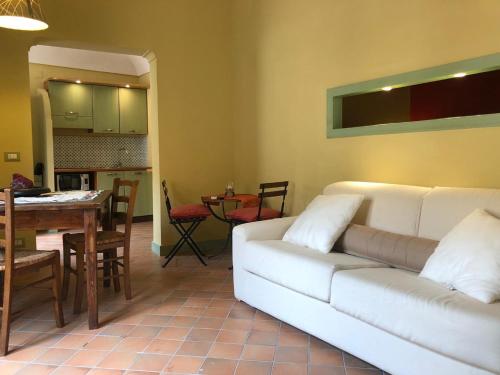 One-Bedroom Apartment image 10