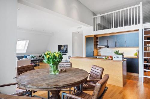 مطبخ, Romslig leilighet med to soverom pluss hems med dobbeltseng in Paradis