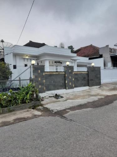 Фасада на хотела, Pondok Ciremai Homestay in Argapura