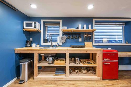 The Hygge Way, 20MIN TO NYC Times Sq