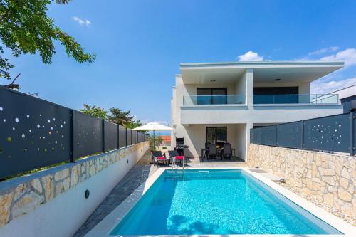 Villa Larus on Island Krk for 6 people with sea view & only 500 m from the sea - image 3