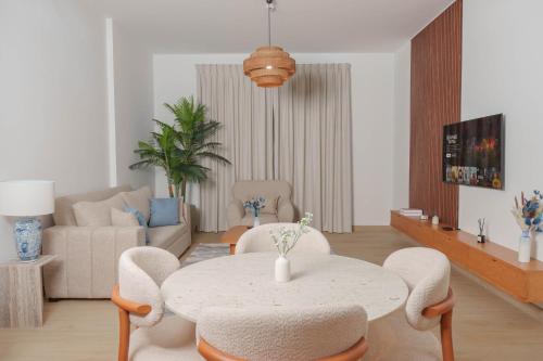 High-End Luxury 1BR in Port De La Mer near J1 Beachfront, Dubai near Key West