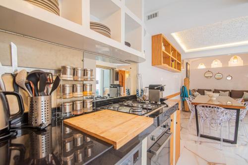 주방, Villa avec piscine chauffée à seulement 10min de la mer ! (Villa avec piscine chauffee a seulement 10min de la mer !) in 스위스 시티