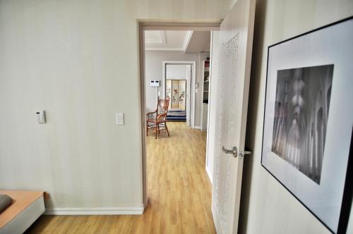 江陵 Cozy Home at Gangneung Central Market 3つ星 ゲストハウス ロビー