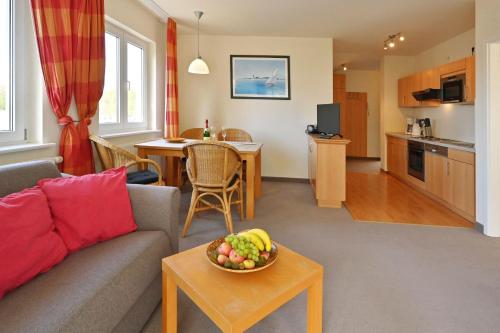 Ferienwohnung 12 für 6 Personen strandnah in Sellin auf Rügen Villa Celia WLAN SAUNA in Ostseebad Sellin, Deutschland