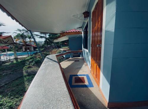 Kohchang Cabana Big Hotel with swiming pool