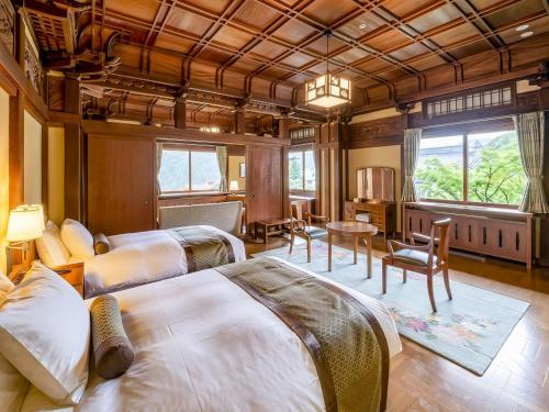 Flower Palace Heritage Suite Chrysanthemum